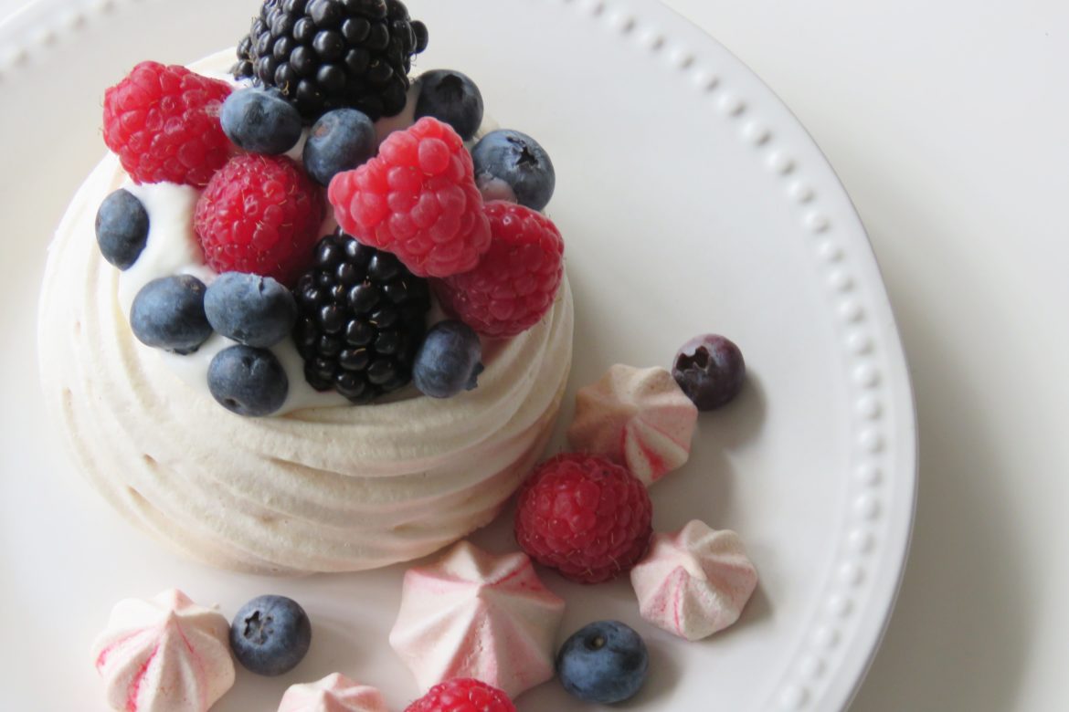 La Pavlova Aux Fruits Rouges - Léa